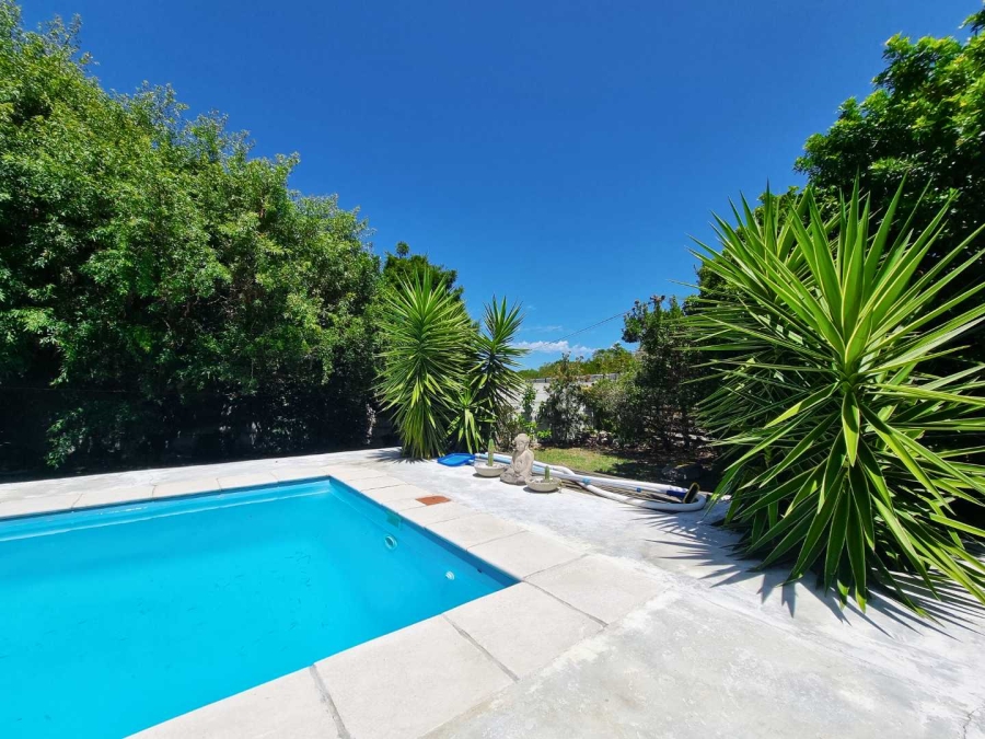 4 Bedroom Property for Sale in Sandbaai Western Cape